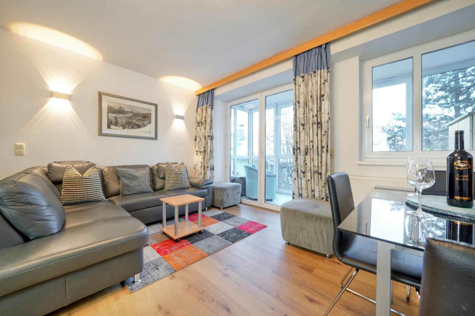 Tini - By Alpen Apartment Zell am See